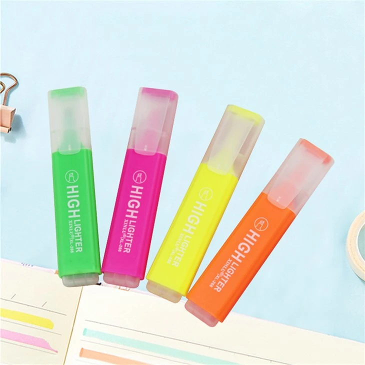 4 kpl Mini Fruit Scented Highlighter